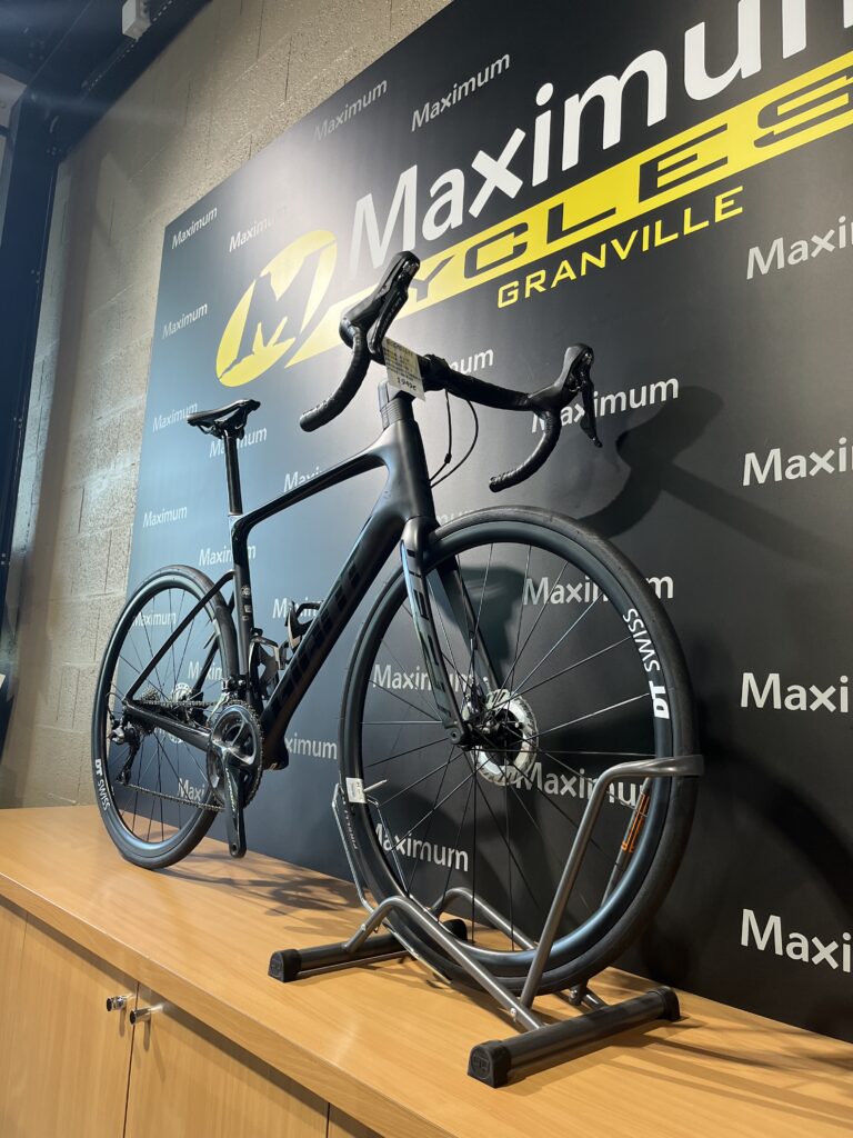 Vélo route Maximum Cycles Giant