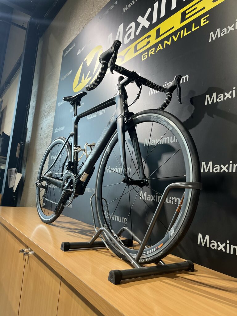 Vélo route Maximum Cycles Merida