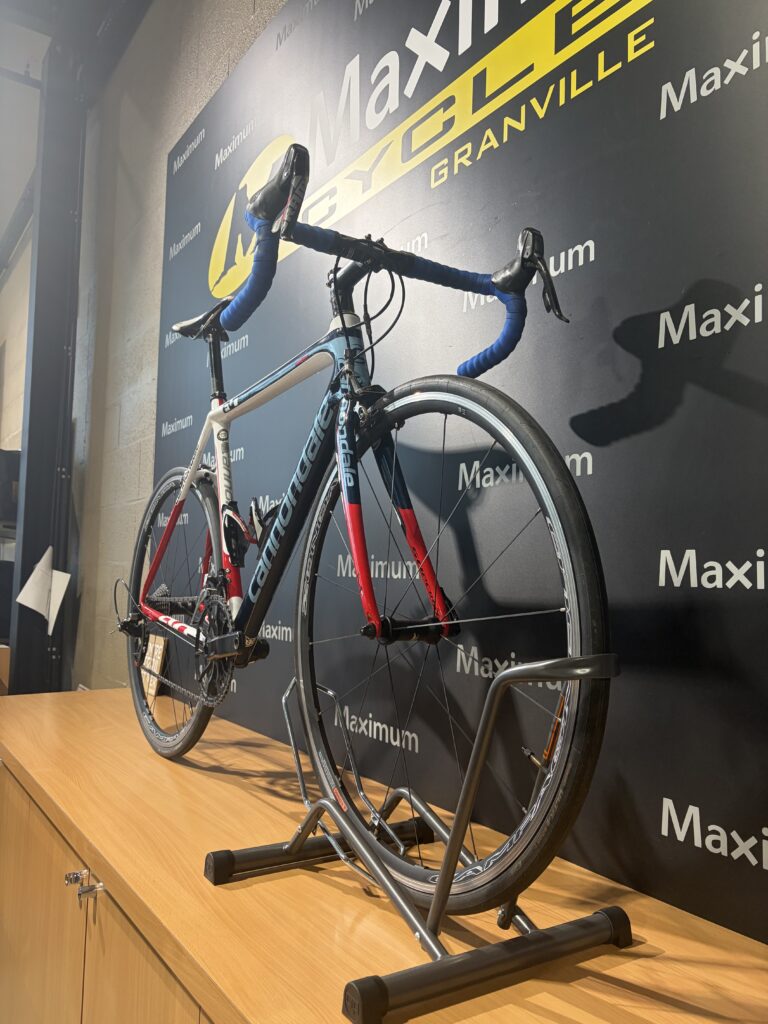 VELO ROUTE MAXIMUM CYCLES CANNONDALE