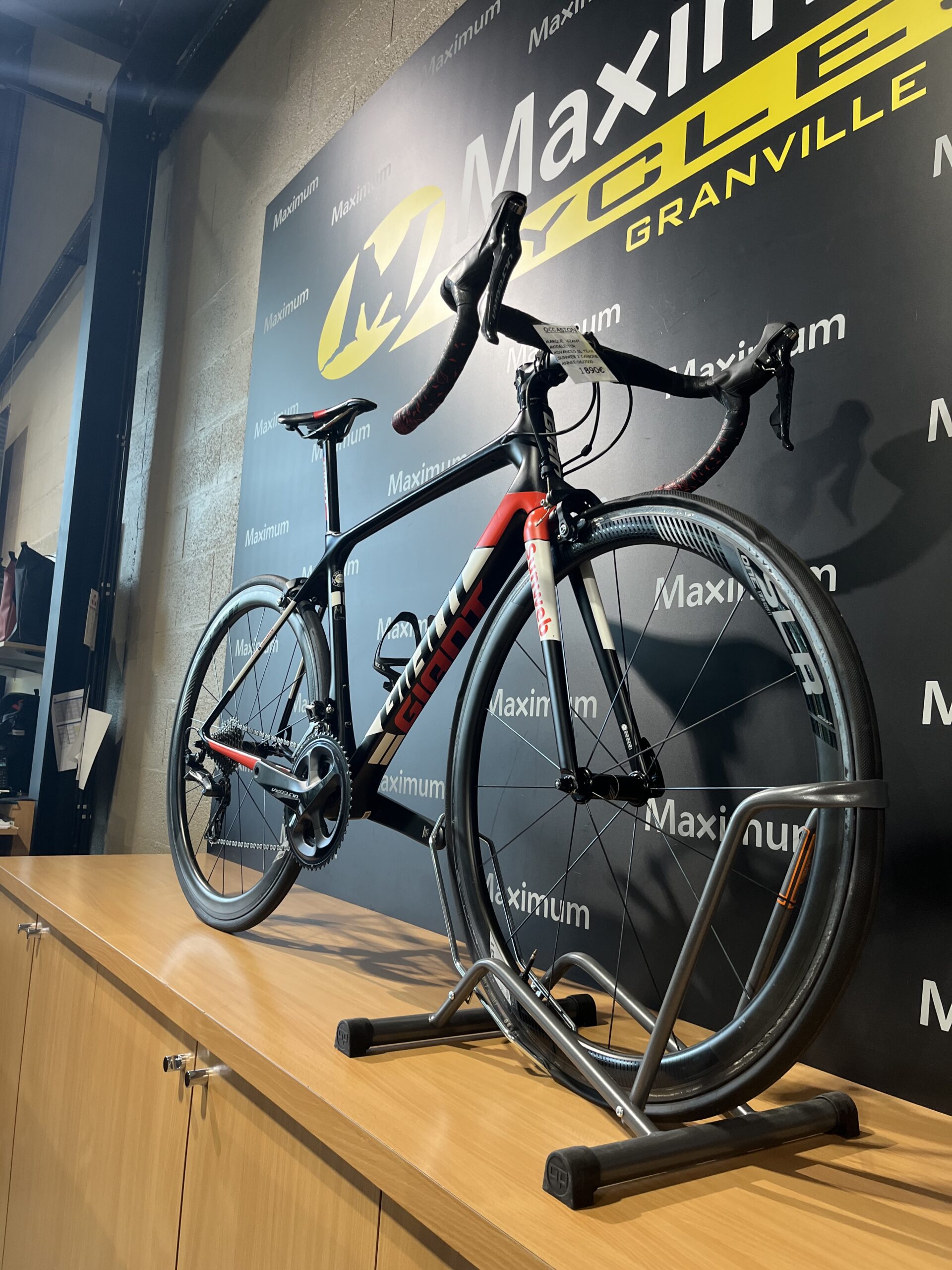 Vélo route Maximum Cycles Giant