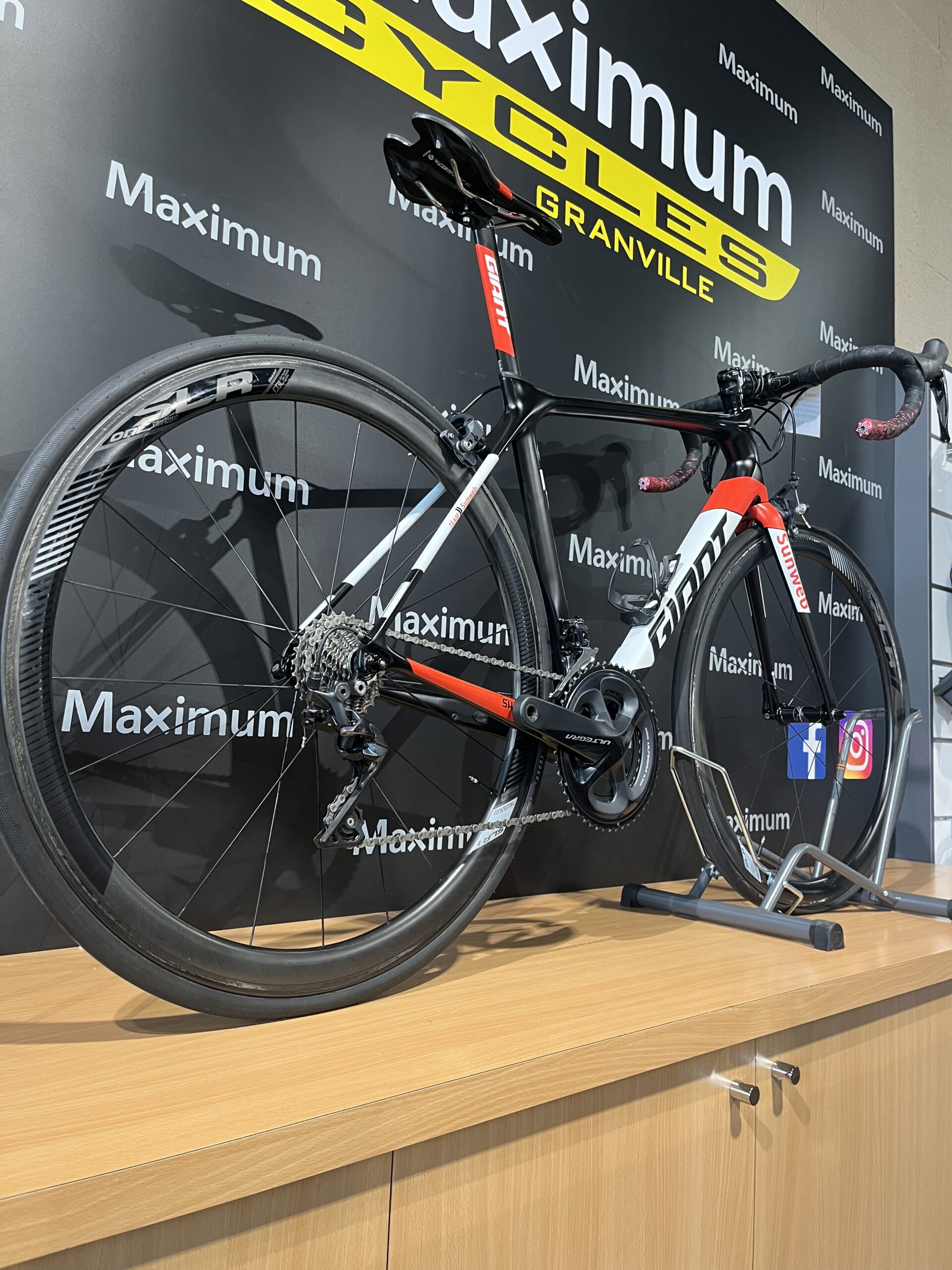 Vélo route Maximum Cycles Giant