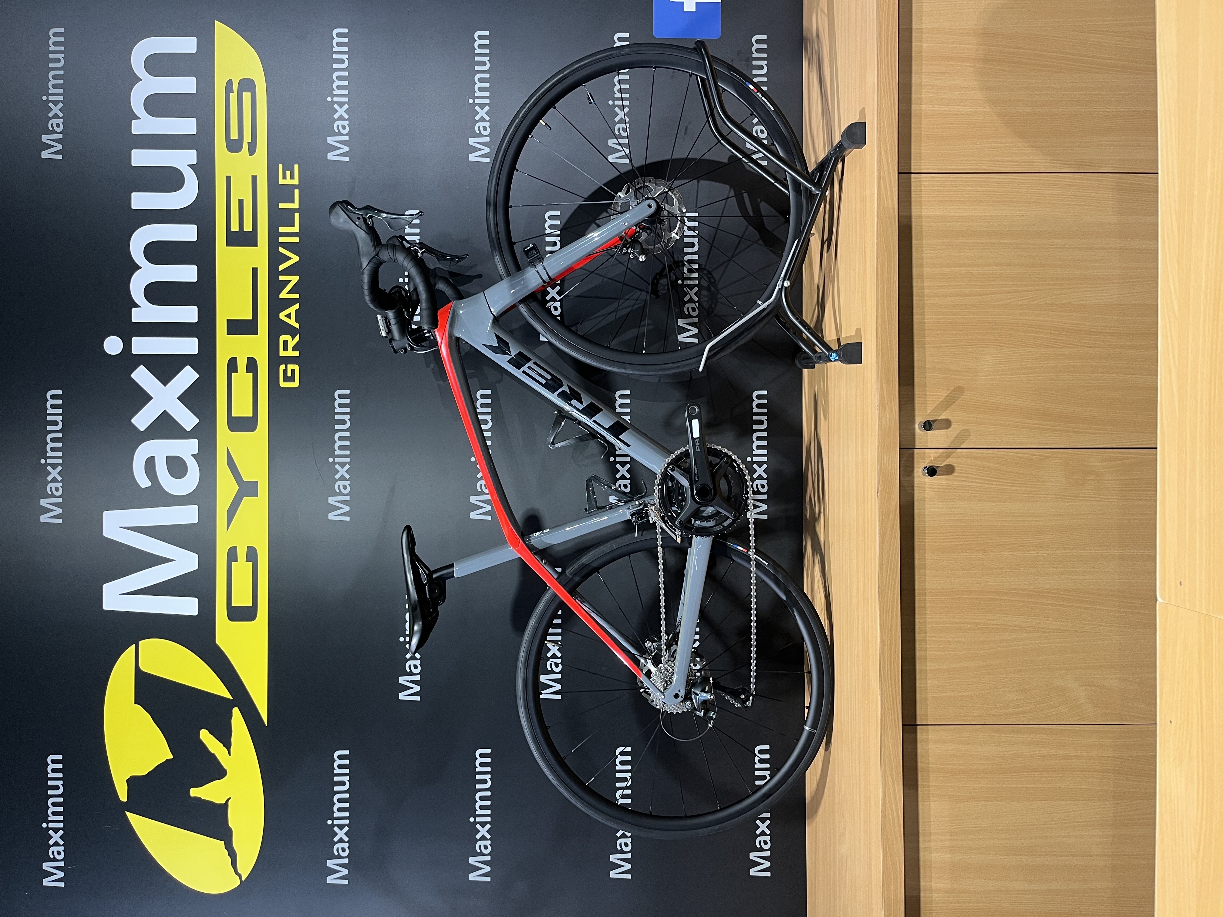 Vélo route Maximum Cycles Trek