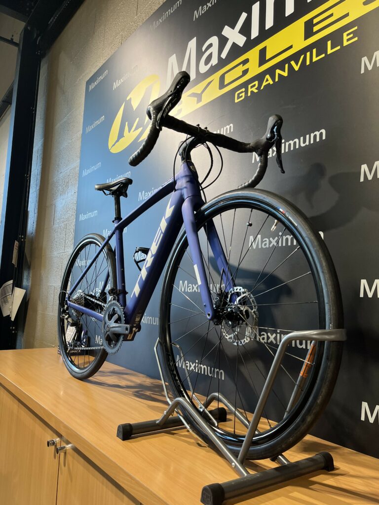 Vélo route électrique Maximum Cycles Trek