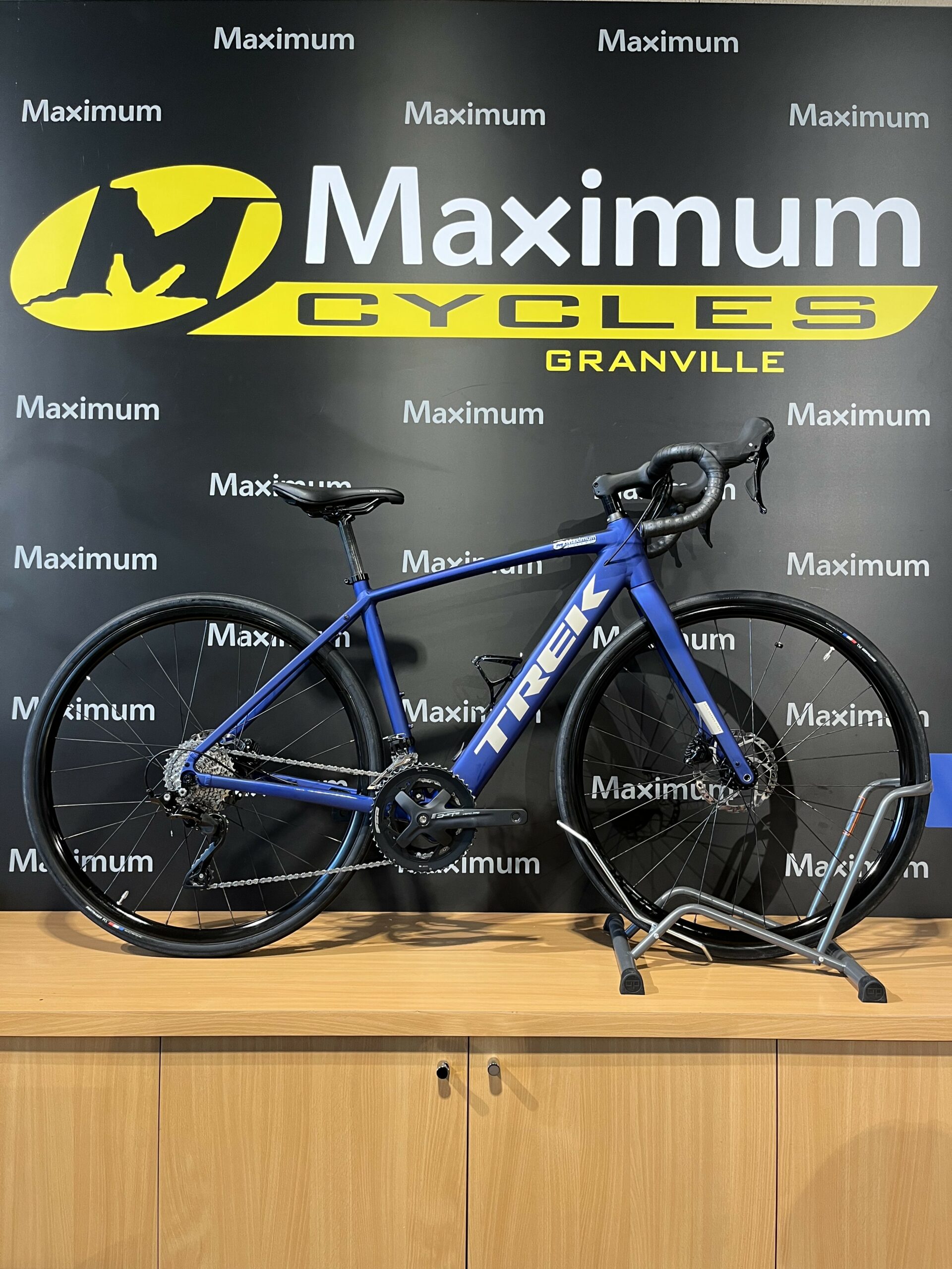 Vélo route électrique Maximum Cycles Trek
