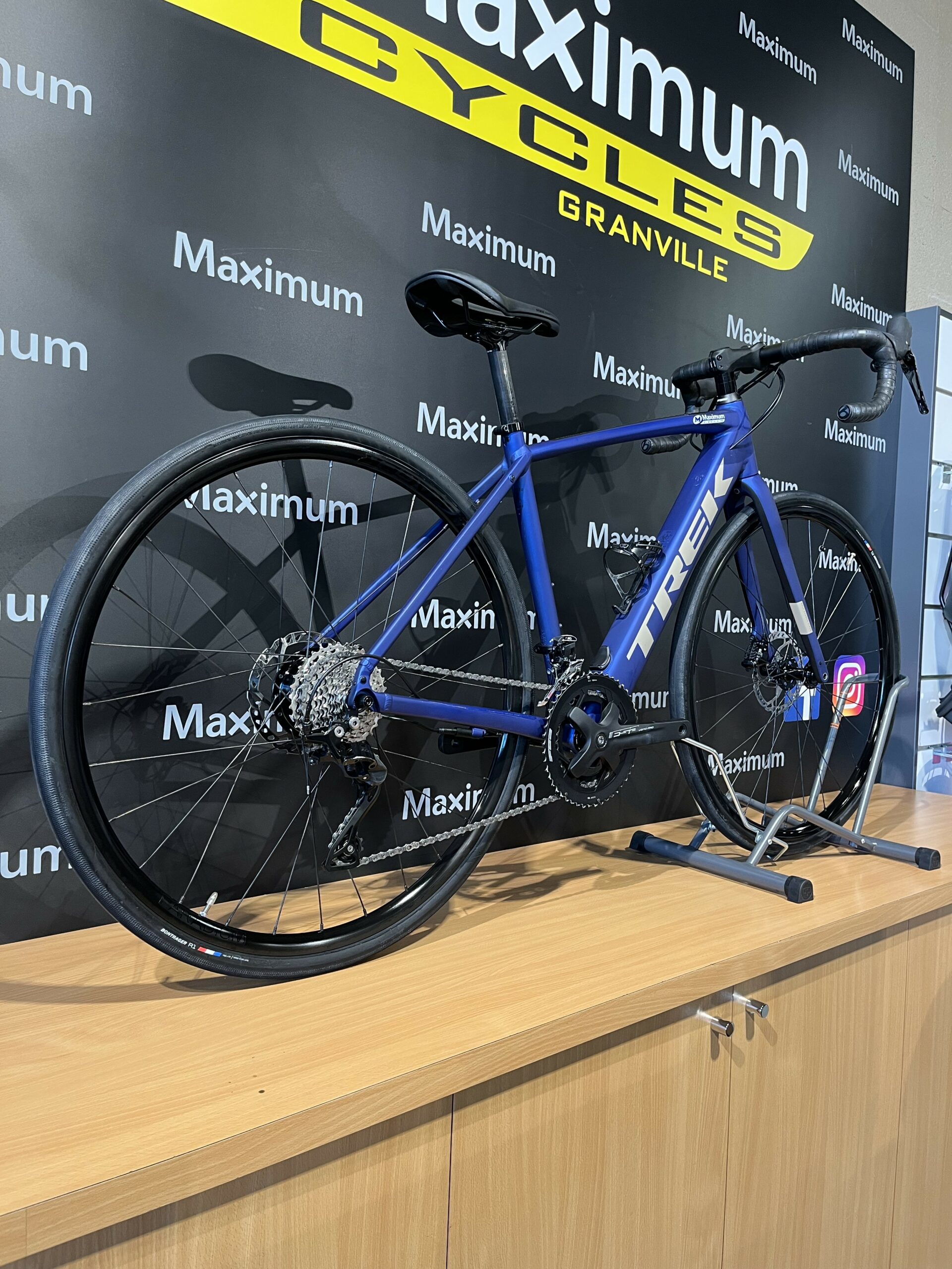 Vélo route électrique Maximum Cycles Trek